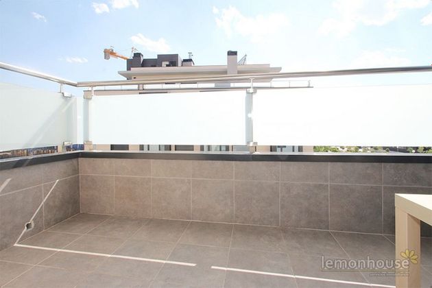 Foto 2 de Pis en lloguer a Mirasierra de 4 habitacions amb terrassa i piscina