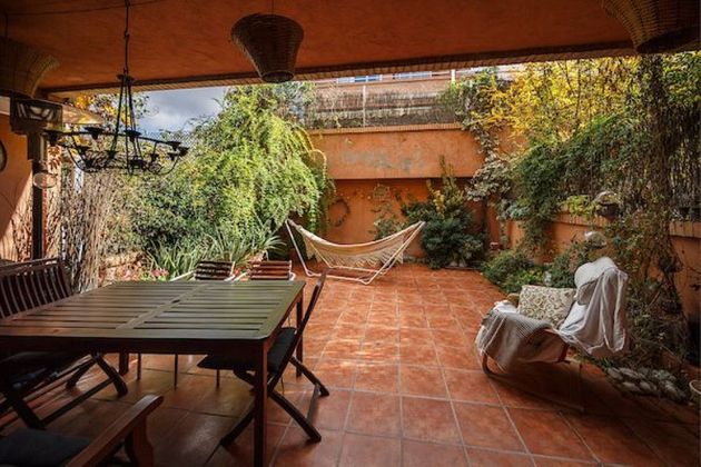 Foto 2 de Venta de casa adosada en calle De Peña del Águila de 4 habitaciones con terraza y piscina
