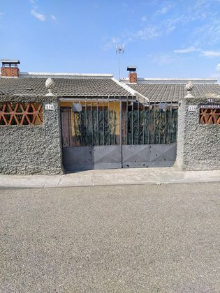 Foto 2 de Venta de casa en Yuncos de 6 habitaciones con terraza y piscina