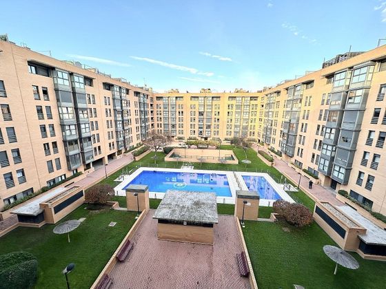 Foto 1 de Pis en venda a Rejas de 3 habitacions amb terrassa i piscina