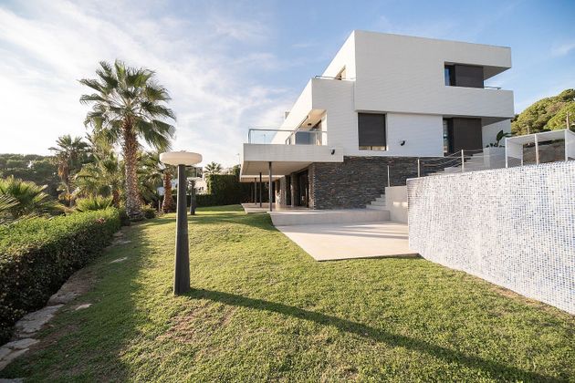 Foto 1 de Casa en venda a Urbanitzacions de 8 habitacions amb terrassa i piscina