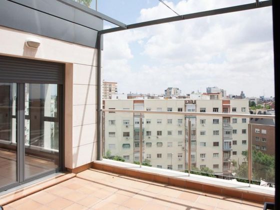 Foto 1 de Alquiler de piso en Bernabéu - Hispanoamérica de 2 habitaciones con terraza y piscina