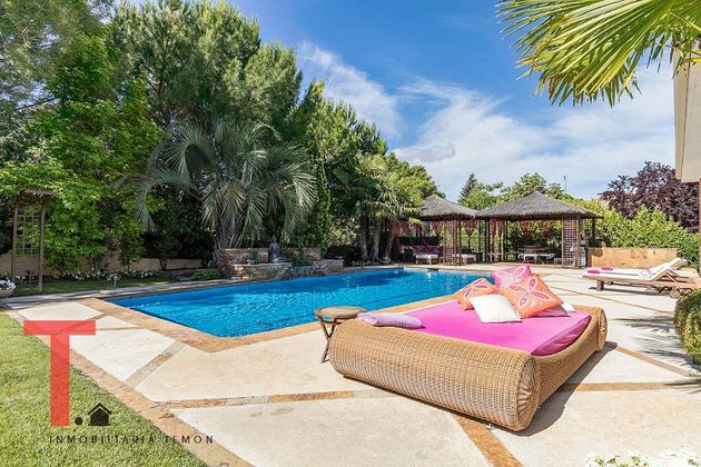 Foto 1 de Chalet en venta en El Bosque de 5 habitaciones con terraza y piscina