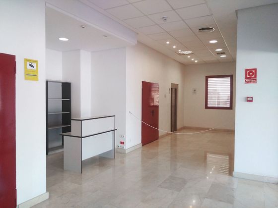 Foto 2 de Oficina en venda a El Barral Ferial amb garatge i ascensor