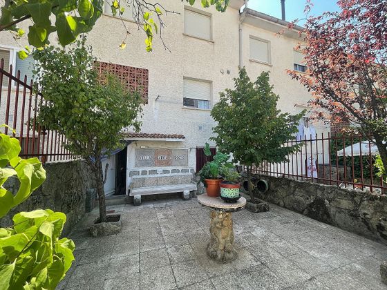 Foto 2 de Casa adossada en venda a calle Juan Carlos I de 3 habitacions amb terrassa i garatge