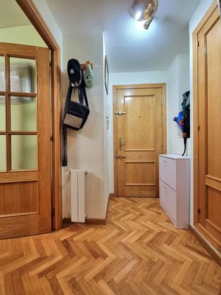 Foto 2 de Piso en alquiler en Opañel de 2 habitaciones con garaje y calefacción