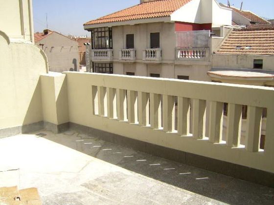 Foto 1 de Àtic en lloguer a Recoletos de 3 habitacions amb terrassa i garatge