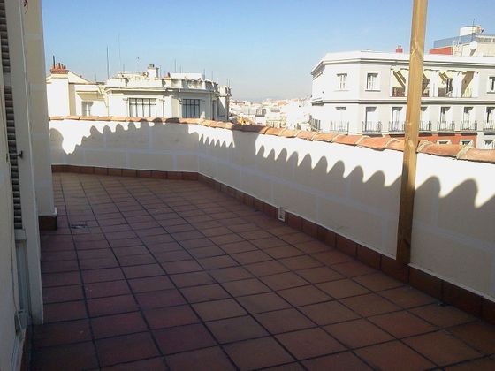 Foto 2 de Ático en alquiler en Recoletos de 3 habitaciones con terraza y garaje