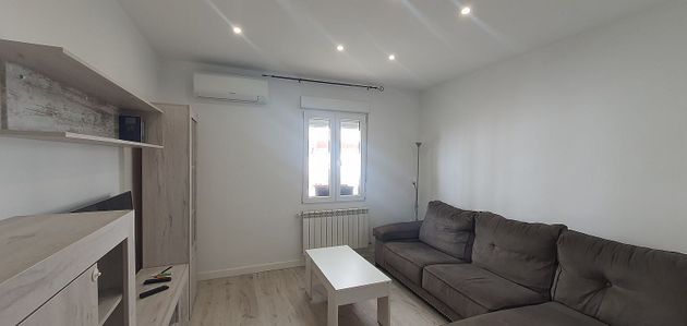 Foto 1 de Pis en lloguer a Nueva España de 2 habitacions amb mobles i aire acondicionat