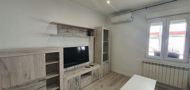 Foto 2 de Pis en lloguer a Nueva España de 2 habitacions amb mobles i aire acondicionat
