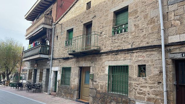 Foto 2 de Casa en venda a Manzanares el Real de 6 habitacions amb balcó i calefacció