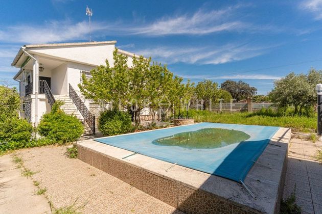 Foto 2 de Xalet en venda a Calalberche de 7 habitacions amb terrassa i piscina