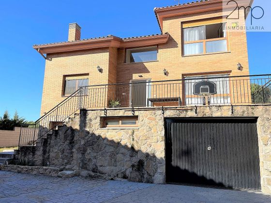 Foto 1 de Xalet en venda a Manzanares el Real de 4 habitacions amb terrassa i garatge