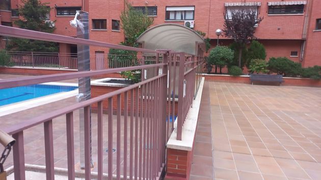 Foto 2 de Pis en venda a Tres Olivos - Valverde de 2 habitacions amb piscina i aire acondicionat