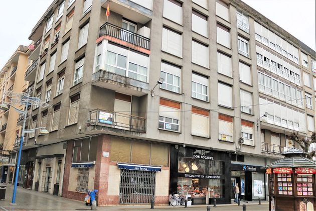 Foto 1 de Pis en venda a calle Cervantes de 16 habitacions amb balcó i calefacció