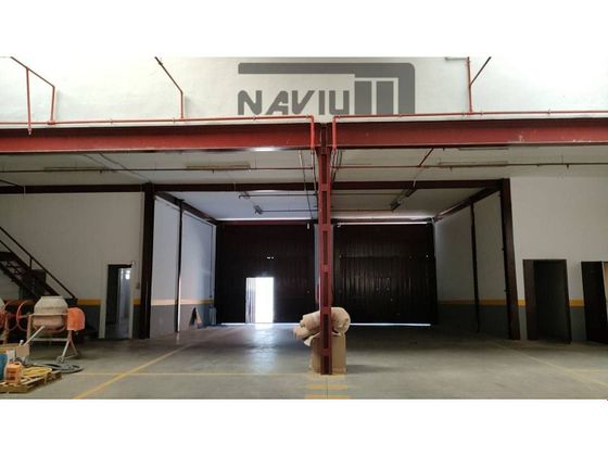 Foto 1 de Nau en venda a Zona Industrial de 700 m²