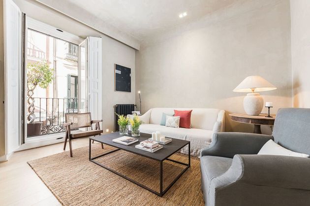 Foto 2 de Piso en alquiler en calle De Barbieri de 2 habitaciones con terraza y muebles