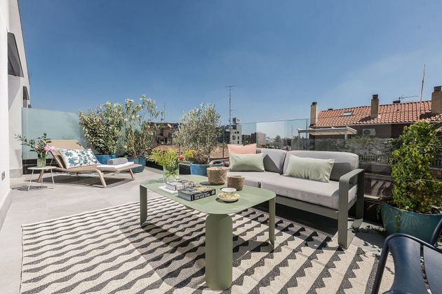 Foto 1 de Alquiler de piso en calle De Colomer de 1 habitación con terraza y jardín