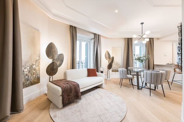 Foto 1 de Pis en lloguer a calle De Barceló de 2 habitacions amb mobles i balcó