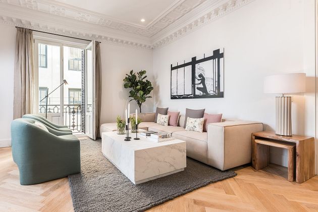 Foto 2 de Alquiler de piso en calle De Valverde de 3 habitaciones con terraza y muebles