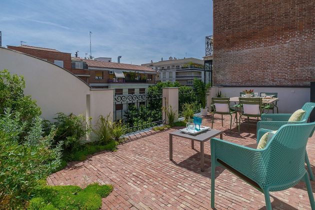 Foto 2 de Pis en lloguer a calle Velázquez de 2 habitacions amb terrassa i mobles