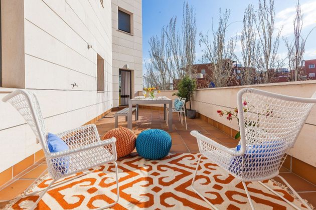 Foto 1 de Pis en lloguer a calle De Serrano de 3 habitacions amb terrassa i piscina