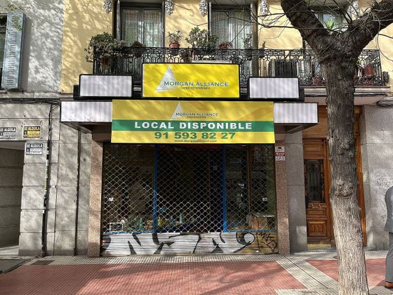 Foto 1 de Alquiler de local en calle De Santa Engracia con garaje