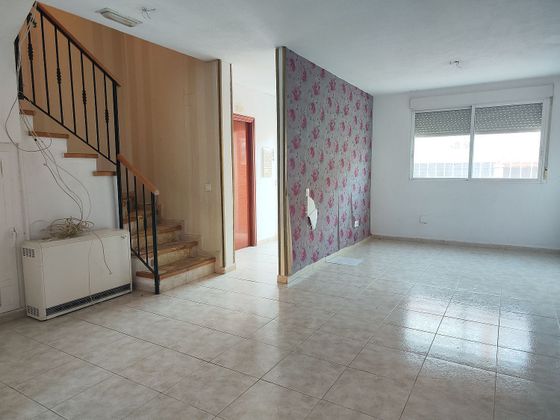 Foto 2 de Casa en venda a El Mirador - Grillero de 3 habitacions amb terrassa i garatge