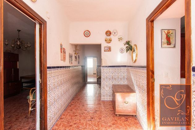 Foto 2 de Casa adossada en venda a Daganzo de Arriba de 4 habitacions amb jardí