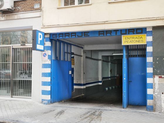Foto 1 de Alquiler de garaje en calle Santísima Trinidad de 16 m²
