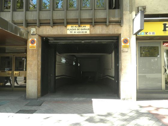 Foto 1 de Garaje en alquiler en paseo De la Reina Cristina de 4 m²