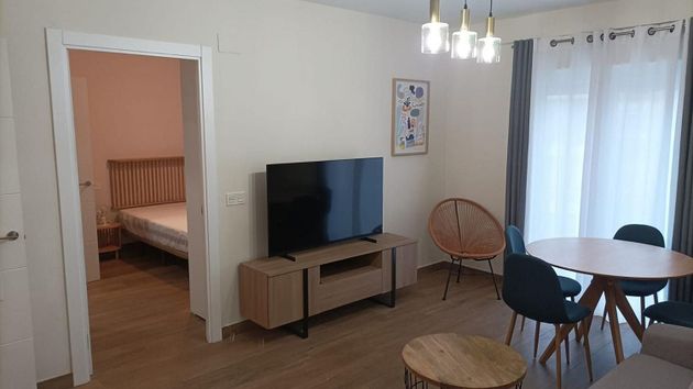 Foto 1 de Pis en lloguer a Centro - Cáceres de 3 habitacions amb terrassa i mobles