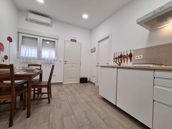Foto 2 de Piso en venta en calle De Mataró de 2 habitaciones con muebles y aire acondicionado