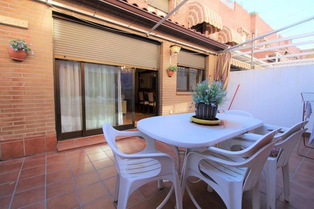 Foto 1 de Casa adossada en venda a Santa Bárbara - La Zaporra de 4 habitacions amb terrassa i garatge