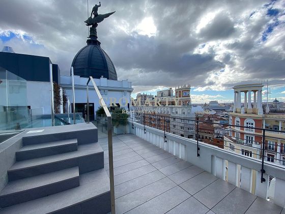 Foto 2 de Àtic en venda a Universidad - Malasaña de 3 habitacions amb terrassa i piscina