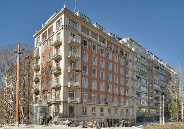 Foto 2 de Pis en lloguer a plaza España de 2 habitacions amb terrassa i balcó