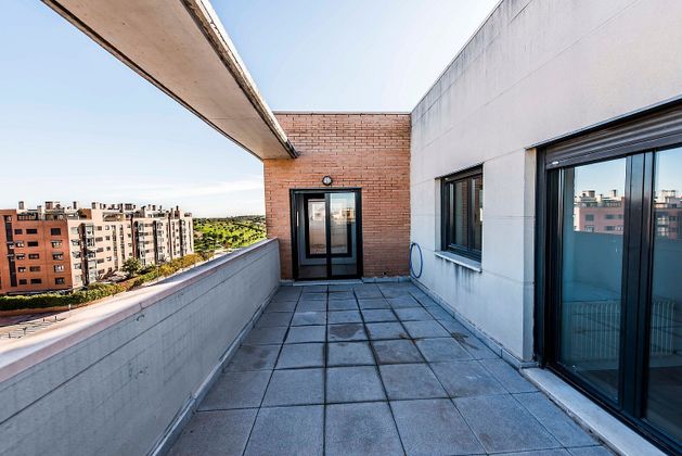 Foto 2 de Ático en venta en Sanchinarro de 4 habitaciones con terraza y piscina