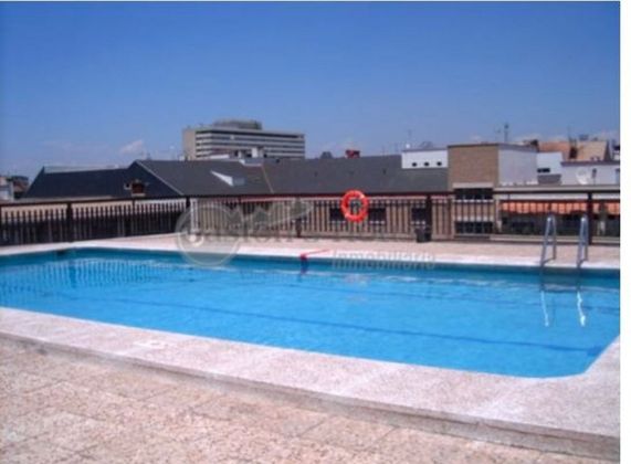 Foto 1 de Venta de piso en Lista de 2 habitaciones con terraza y piscina