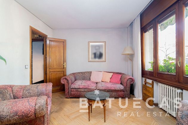 Foto 2 de Casa en venda a Bernabéu - Hispanoamérica de 7 habitacions amb terrassa i piscina