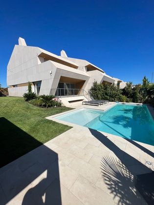 Foto 2 de Casa en venda a Parque Boadilla de 5 habitacions amb terrassa i piscina