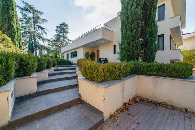 Foto 2 de Casa en venda a Fuentelarreina de 7 habitacions amb terrassa i piscina