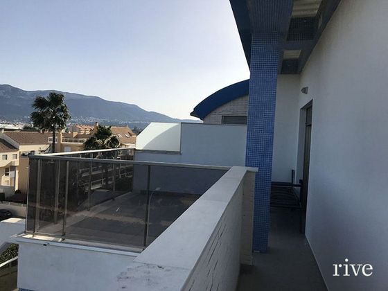 Foto 2 de Pis en venda a Les Marines/Las Marinas de 4 habitacions amb terrassa i piscina