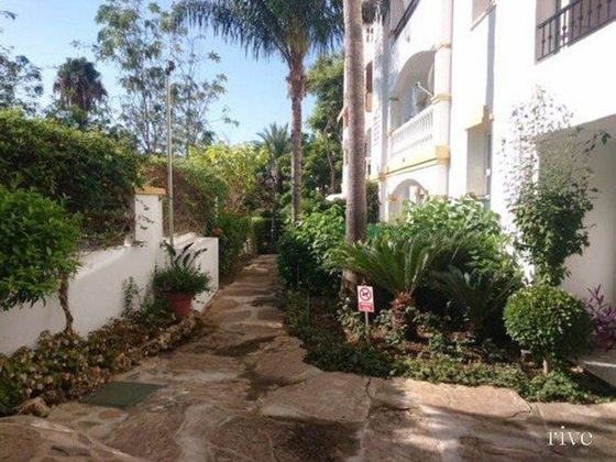 Foto 2 de Pis en venda a Lomas de Marbella Club - Puente Romano de 4 habitacions amb terrassa i piscina