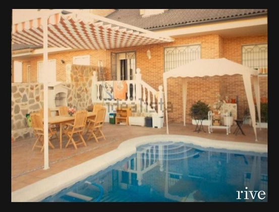 Foto 2 de Casa en venta en Valdepelayo - Montepinos - Arroyo Culebro de 6 habitaciones con terraza y piscina