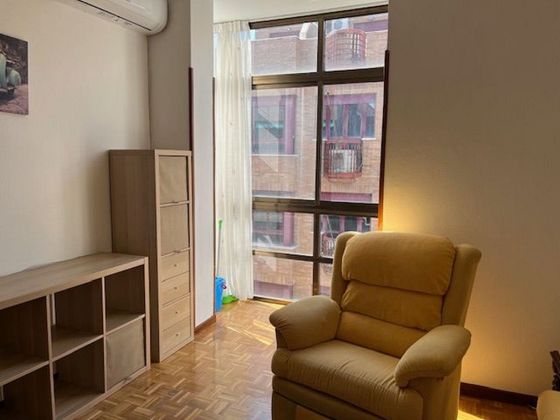 Foto 1 de Alquiler de piso en calle De Luis Cabrera de 1 habitación con muebles y aire acondicionado
