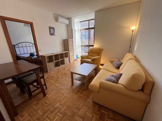 Foto 2 de Alquiler de piso en calle De Luis Cabrera de 1 habitación con muebles y aire acondicionado