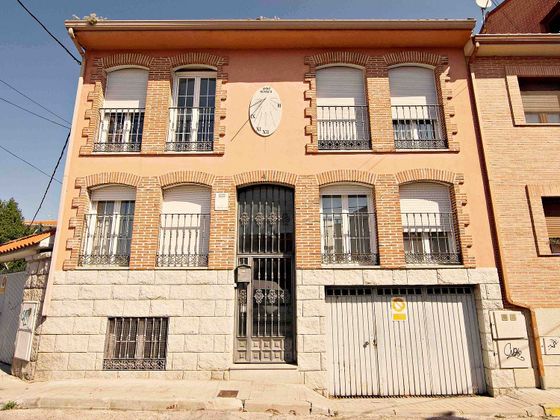 Foto 1 de Casa adosada en venta en El Olivar - La Magdalena de 5 habitaciones con terraza y piscina