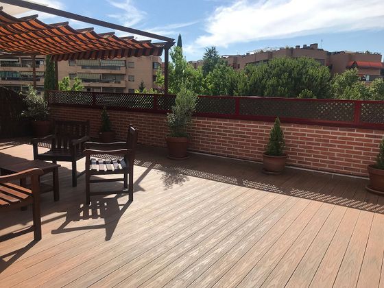 Foto 1 de Ático en alquiler en Zona Avenida Europa de 4 habitaciones con terraza y piscina