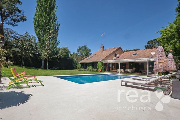 Foto 2 de Chalet en venta en Ciudalcampo de 5 habitaciones con terraza y piscina