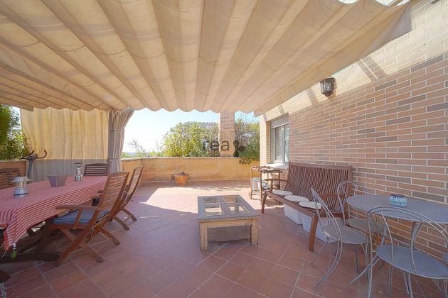 Foto 2 de Àtic en venda a El Encinar de los Reyes de 5 habitacions amb terrassa i piscina
